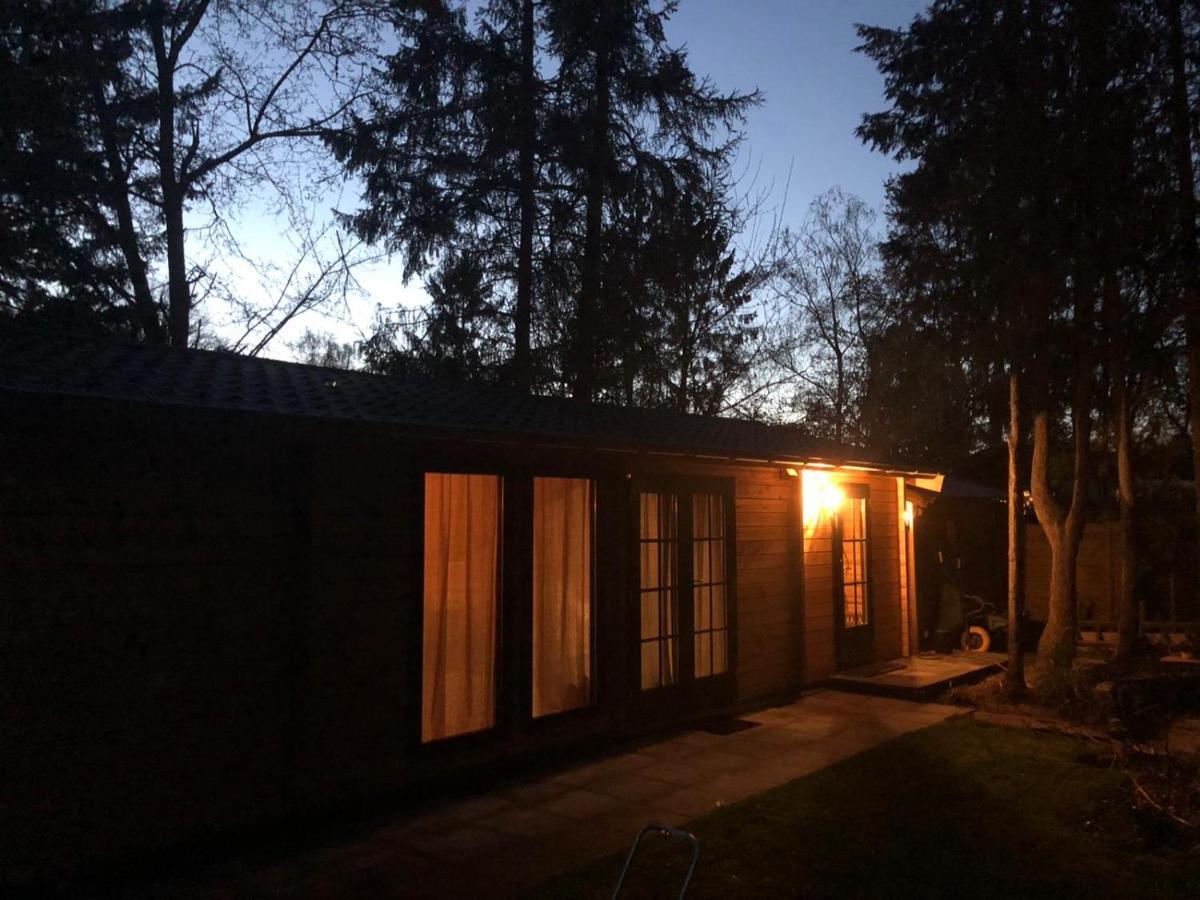 3 Slaapkamer Blokhut Met Opgemaakte Bedden Villa Putten Exteriör bild