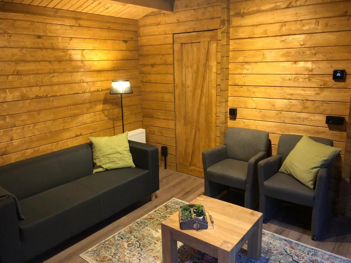 3 Slaapkamer Blokhut Met Opgemaakte Bedden Villa Putten Exteriör bild