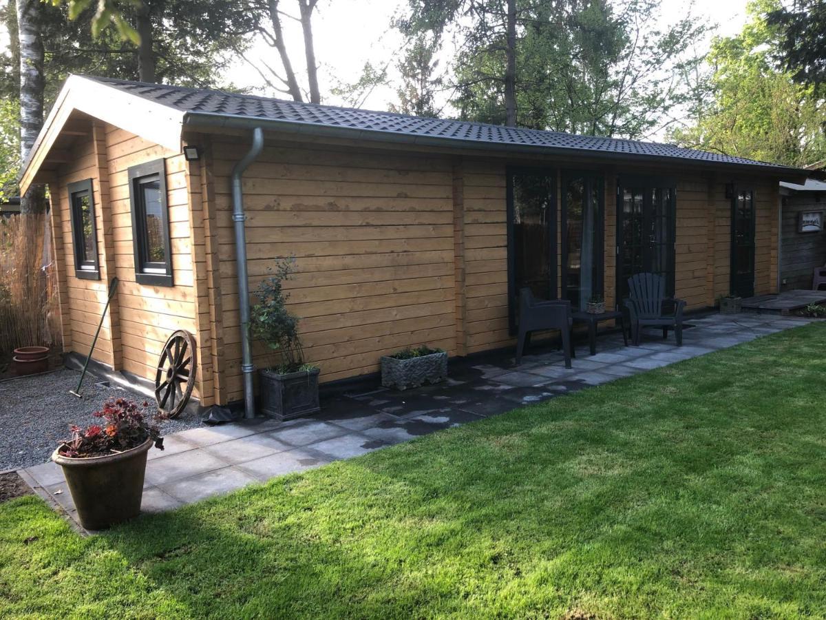 3 Slaapkamer Blokhut Met Opgemaakte Bedden Villa Putten Exteriör bild