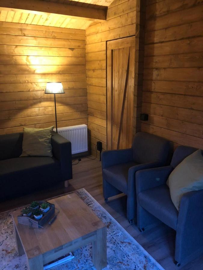 3 Slaapkamer Blokhut Met Opgemaakte Bedden Villa Putten Exteriör bild