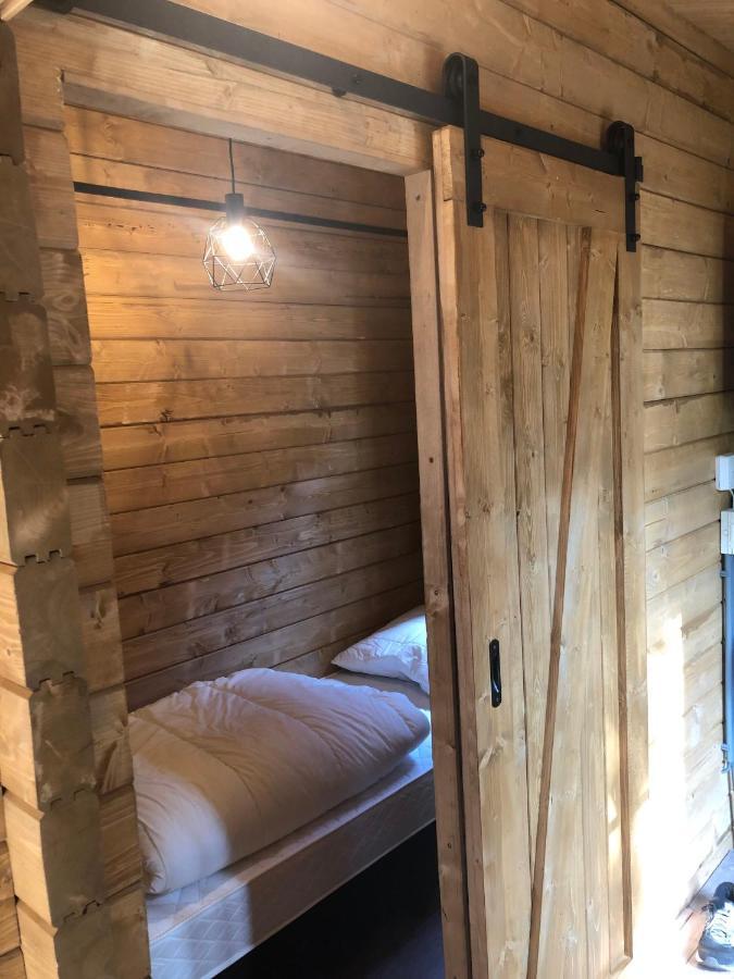 3 Slaapkamer Blokhut Met Opgemaakte Bedden Villa Putten Exteriör bild
