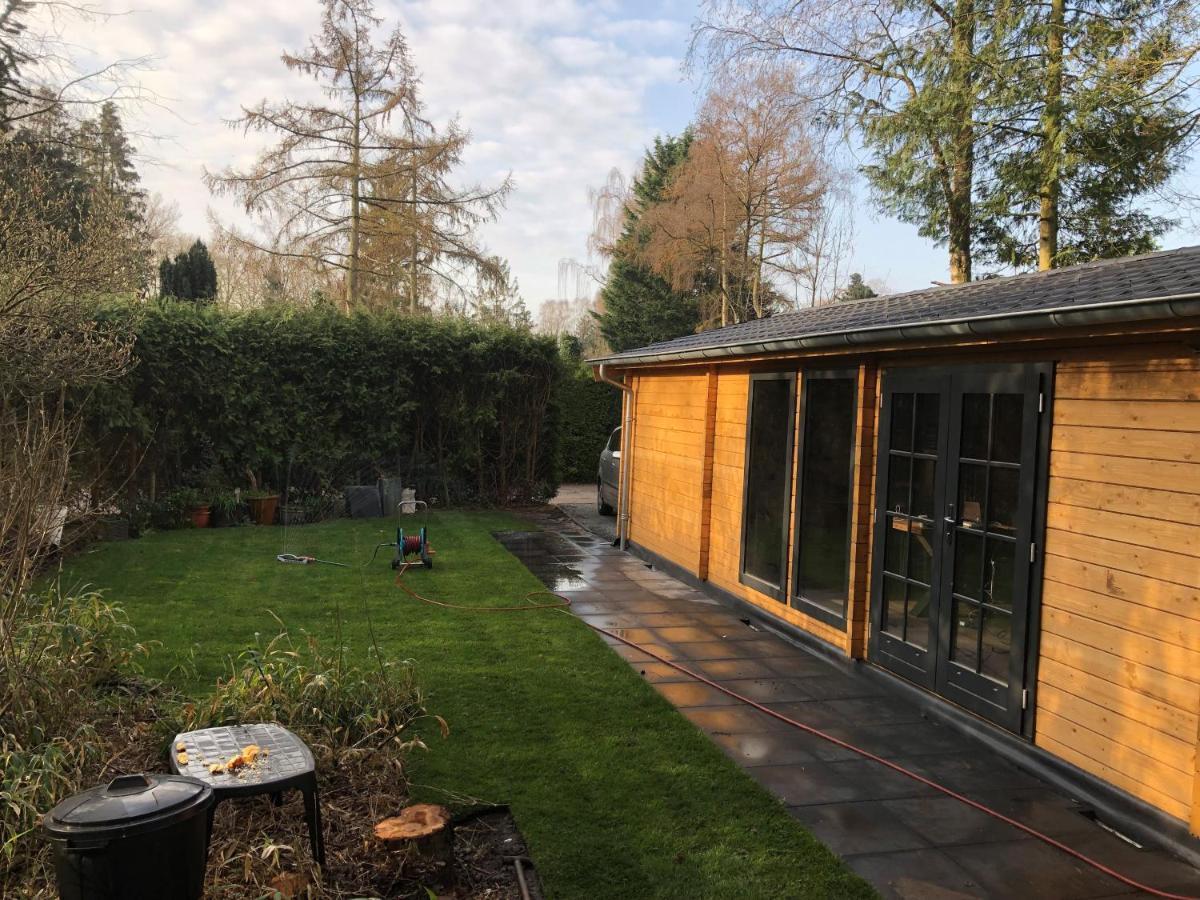 3 Slaapkamer Blokhut Met Opgemaakte Bedden Villa Putten Exteriör bild